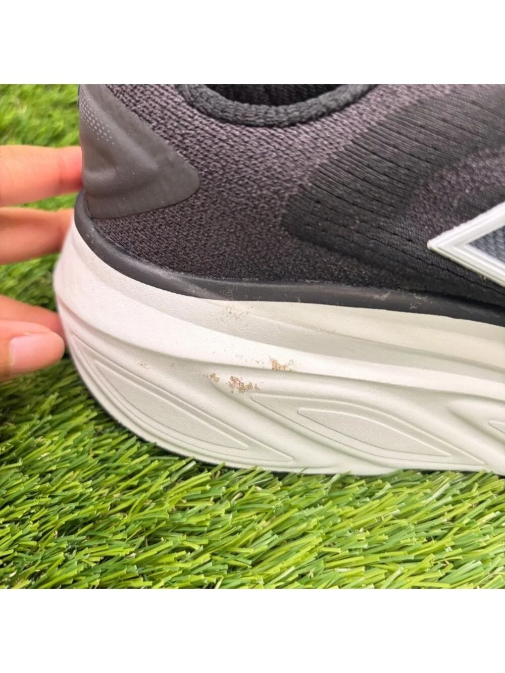 New Balance Fresh Foam X More V6 Womens Size 9 Black White Running Shoes Sneaker